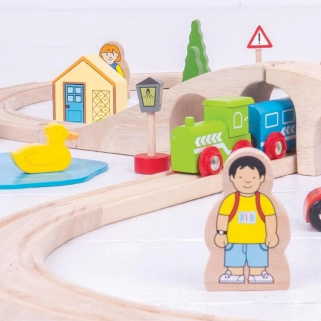 Figure of Eight Train Set - Image 3